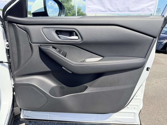 New 2026 Nissan Rogue SV FWD image 8