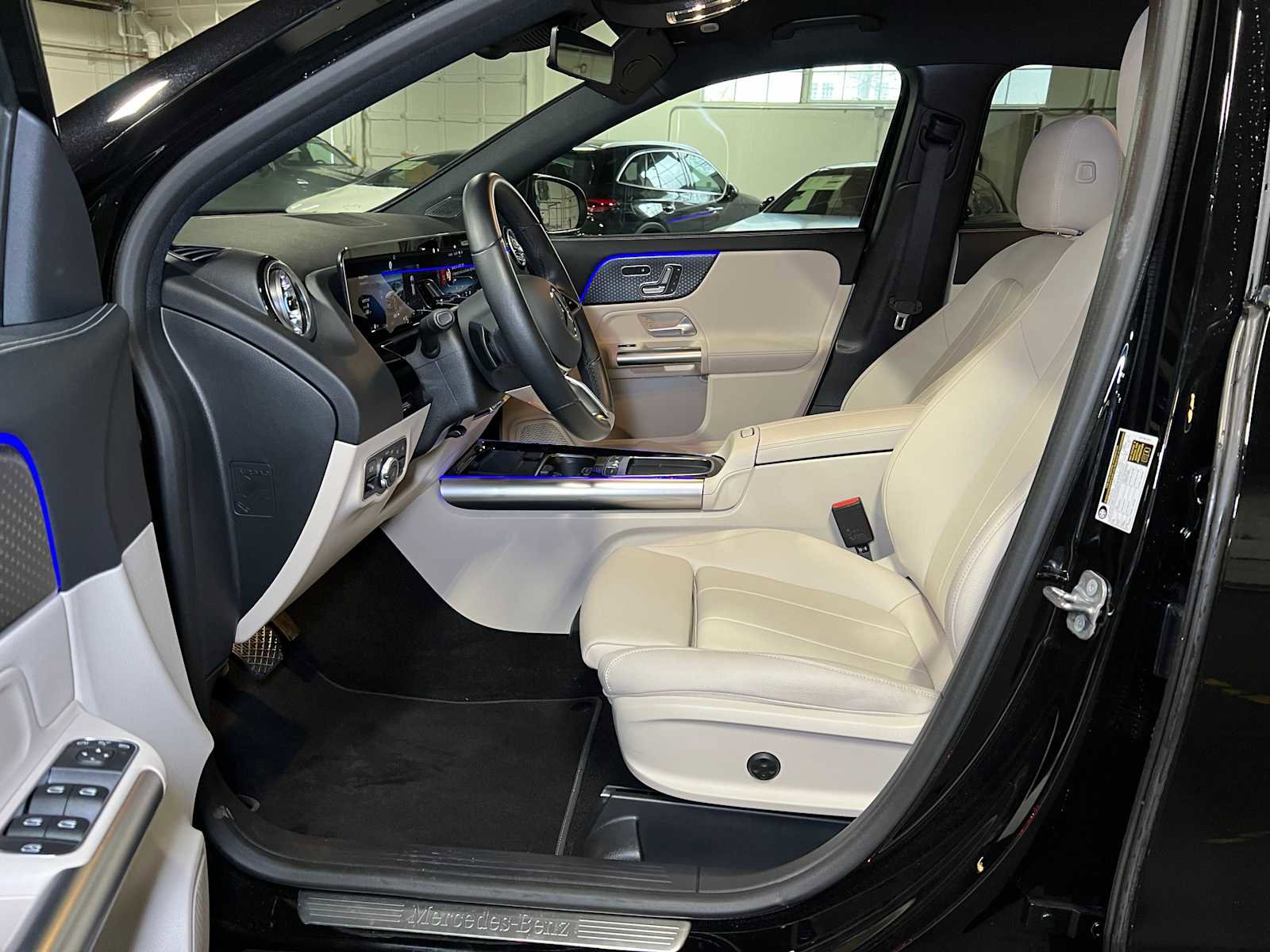 Used 2025 Mercedes-Benz GLA 250 4MATIC image 21