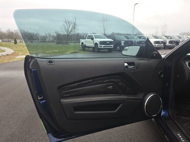 Used 2011 Ford Mustang GT Premium w/ 401A Rapid Spec Order Code image 19