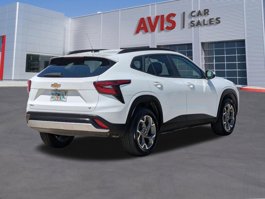 Used 2025 Chevrolet Trax LT w/ LT Convenience Package FWD image 6
