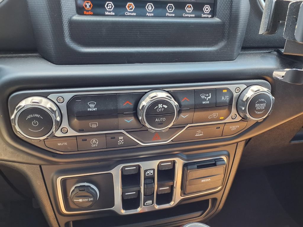 Used 2020 Jeep Gladiator Overland w/ LED Lighting Group AWD/4WD image 20