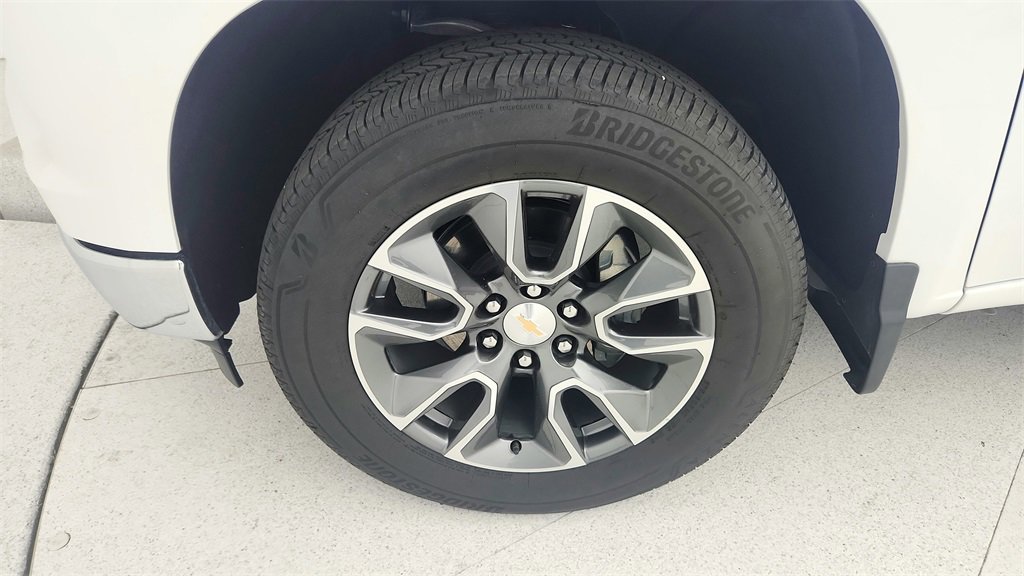 Certified 2025 Chevrolet Silverado 1500 LT w/ Safety Package image 30