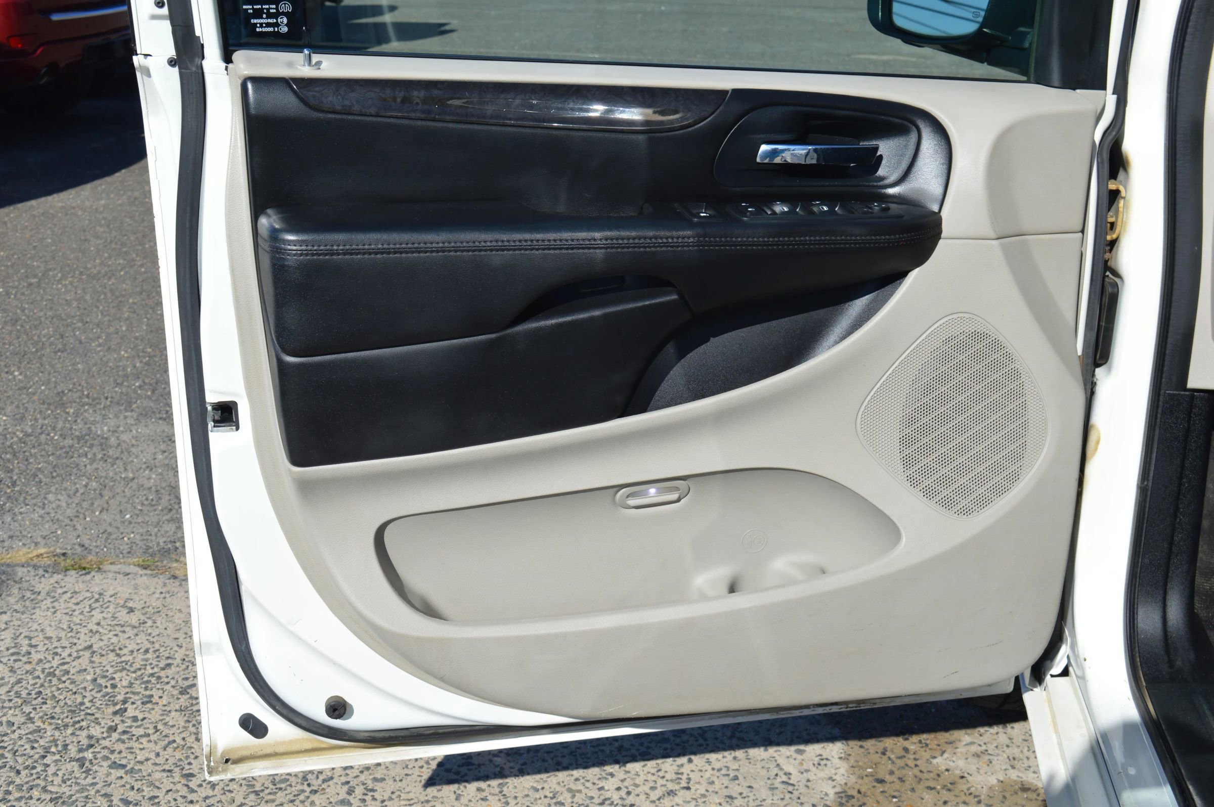 Used 2013 Dodge Grand Caravan SE image 34