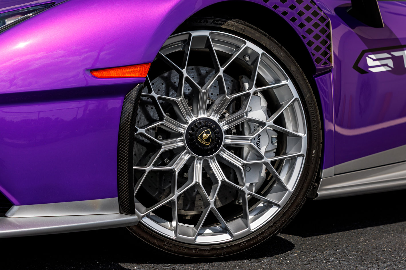 Used 2023 Lamborghini Huracan STO image 7