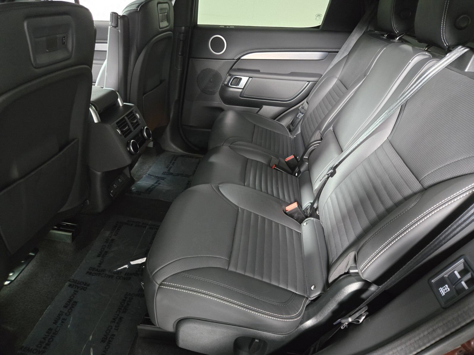 Used 2026 Land Rover Discovery Limited Edition AWD/4WD image 5