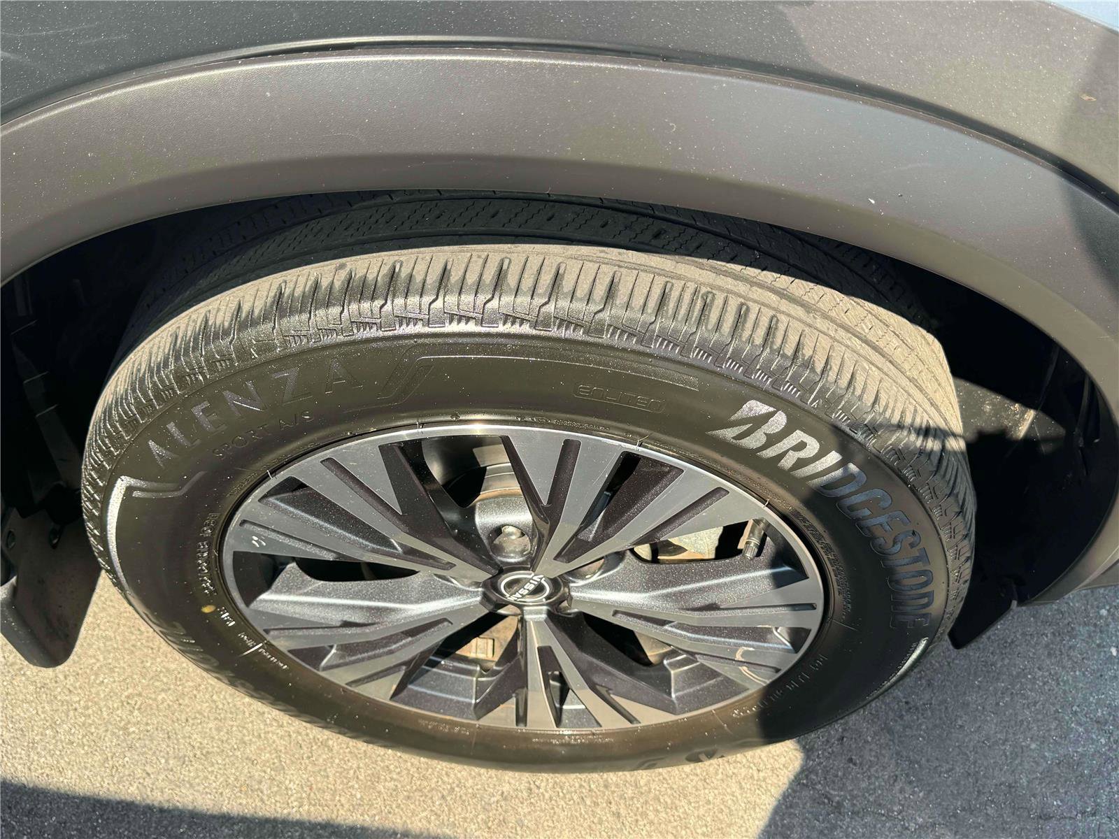 Used 2023 Nissan Rogue SV image 15