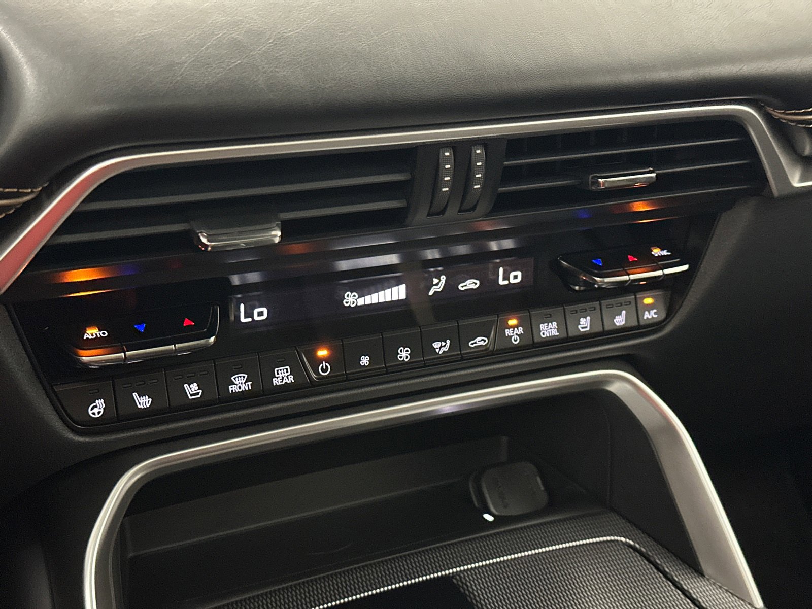 New 2025 MAZDA CX-90 Plug-In Hybrid w/ Premium Plus image 32