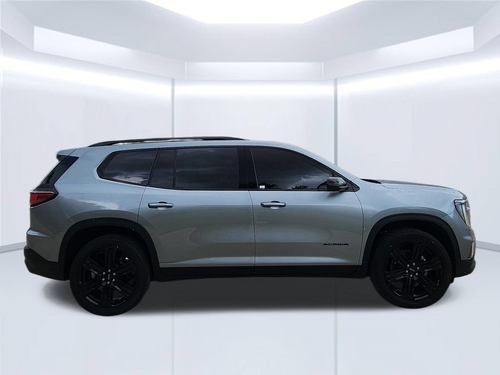 Used 2025 GMC Acadia Elevation w/ Elevation Premium Package FWD image 3