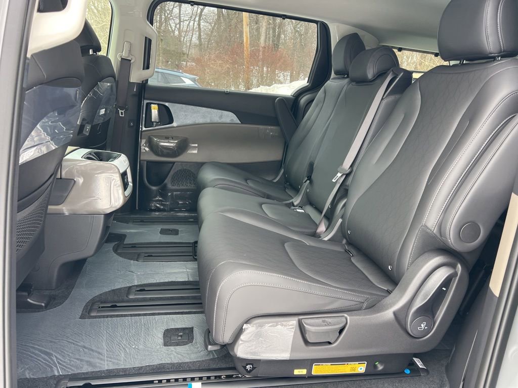 New 2026 Kia Carnival EX image 13