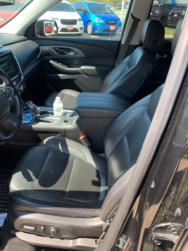 Used 2018 Chevrolet Traverse Premier w/ Driver Confidence II Package FWD image 23