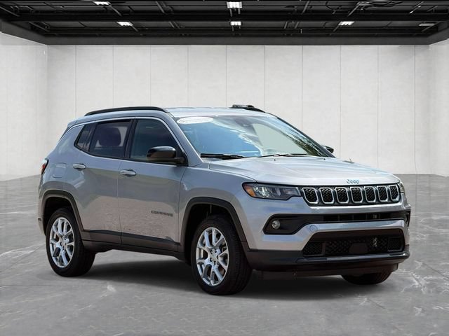 Certified 2024 Jeep Compass Latitude AWD/4WD image 7