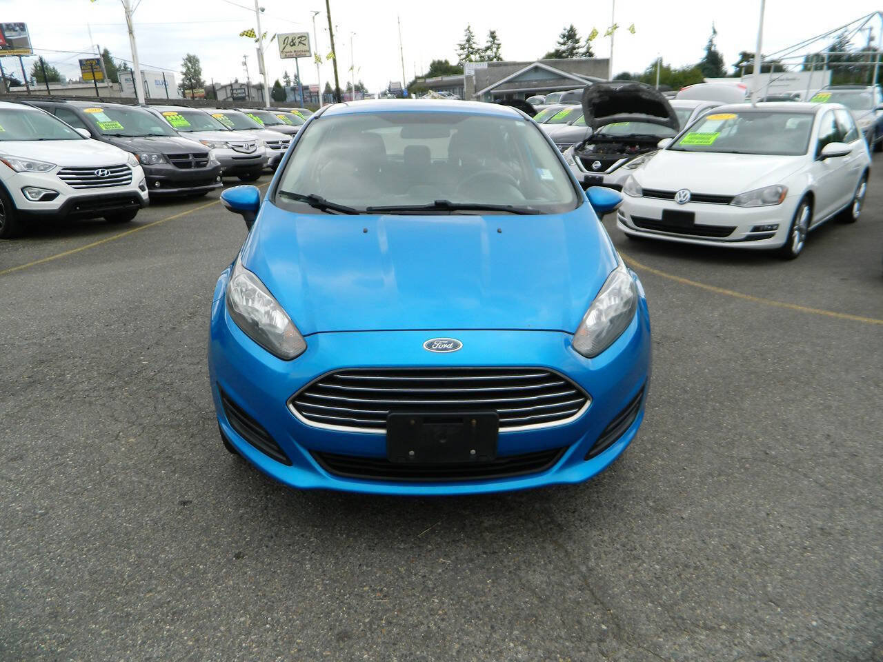 Used 2014 Ford Fiesta SE FWD image 3