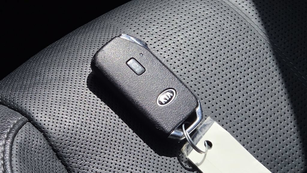 Used 2021 Kia Telluride EX w/ EX Premium Package AWD/4WD image 38