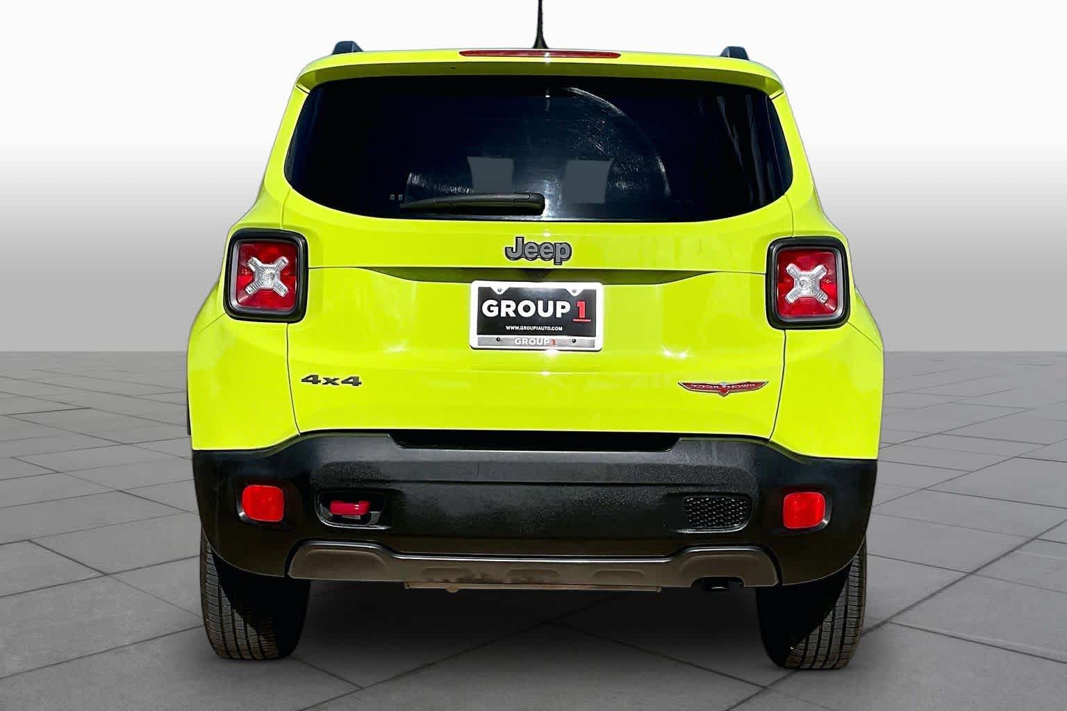 Used 2017 Jeep Renegade Trailhawk w/ Premium Trailhawk Package AWD/4WD image 5