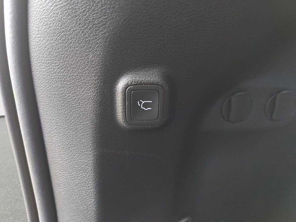 Used 2020 Jeep Cherokee Limited image 15