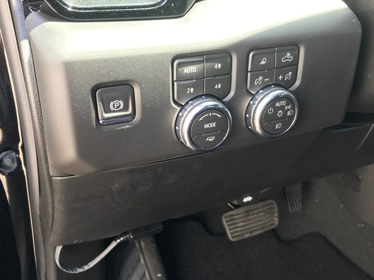 New 2026 GMC Sierra 1500 AT4 w/ AT4 Premium Package AWD/4WD image 27