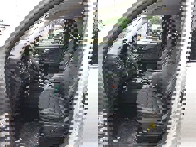 New 2025 Ford Escape SE w/ Class II Trailer Tow Package image 12