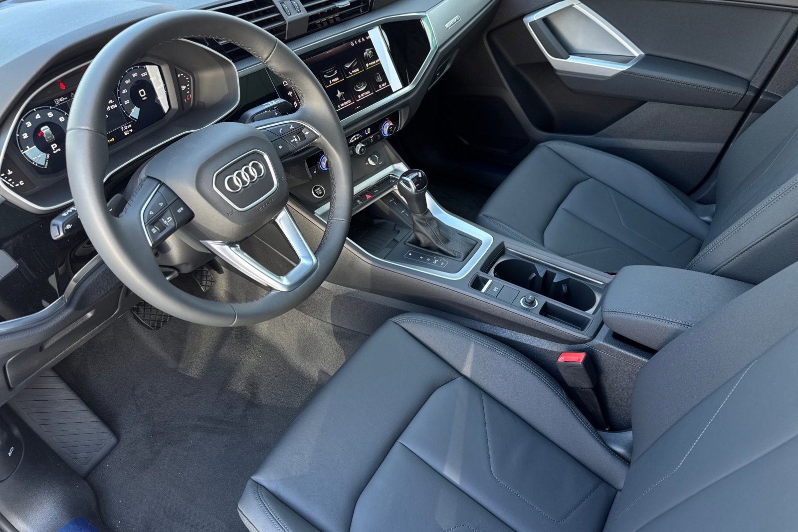 New 2025 Audi Q3 2.0T Premium image 7