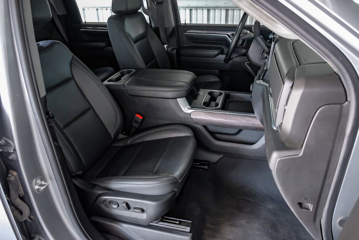Used 2024 Chevrolet Silverado 2500 LTZ w/ LTZ Convenience Package image 31