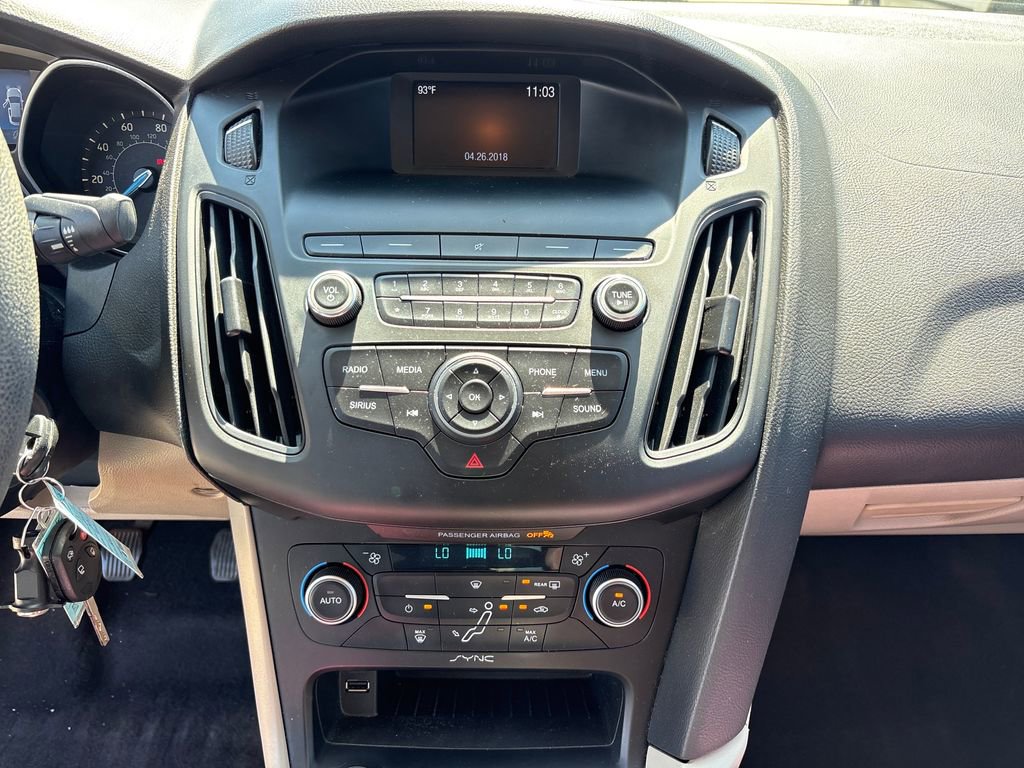 Used 2018 Ford Focus SE FWD image 24