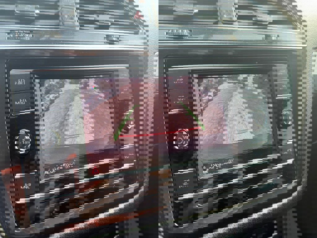 Used 2020 Volkswagen Tiguan S image 24