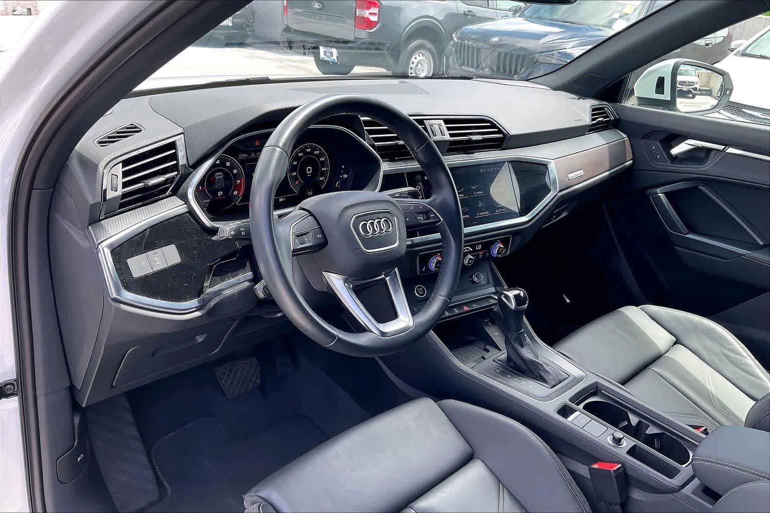 Used 2023 Audi Q3 2.0T Premium Plus w/ Premium Plus Package AWD/4WD image 2