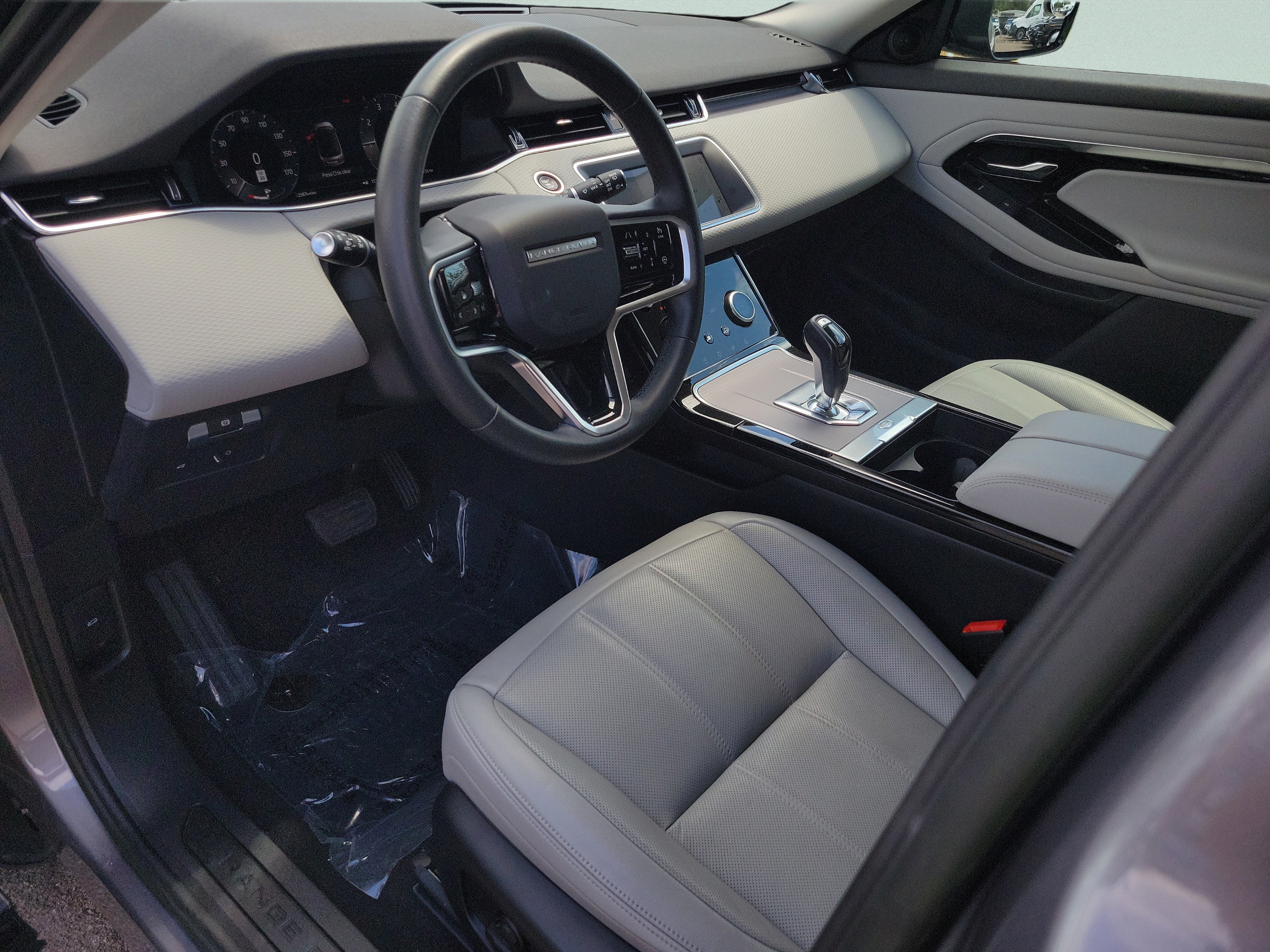 Used 2023 Land Rover Range Rover Evoque S AWD/4WD image 19