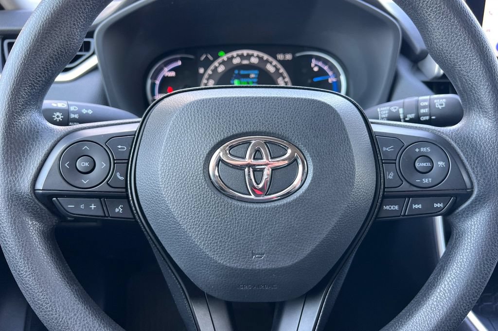 Certified 2025 Toyota RAV4 XLE AWD/4WD image 25