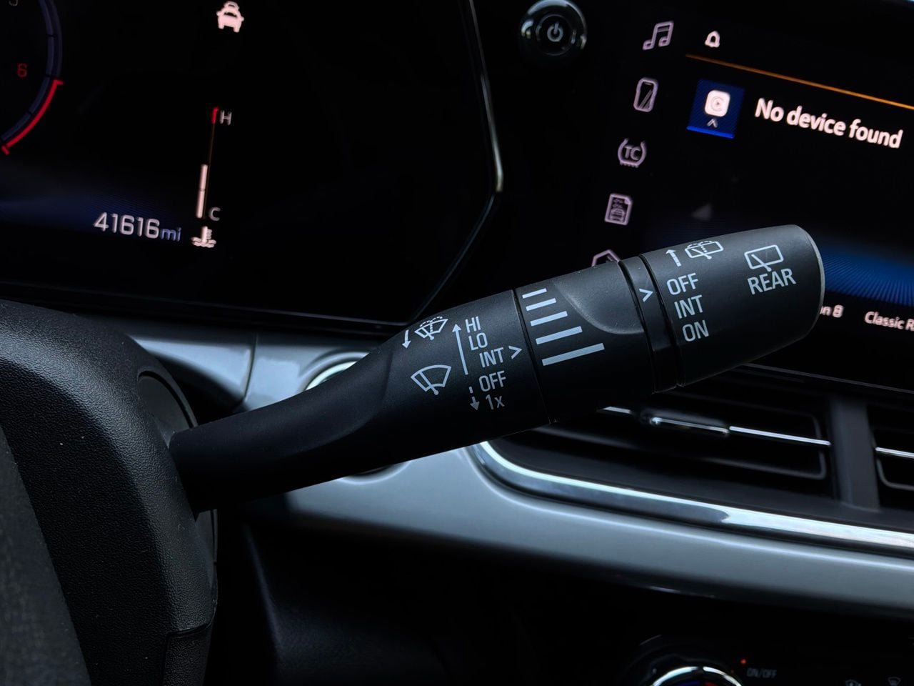 Used 2025 Chevrolet Trax LT FWD image 39