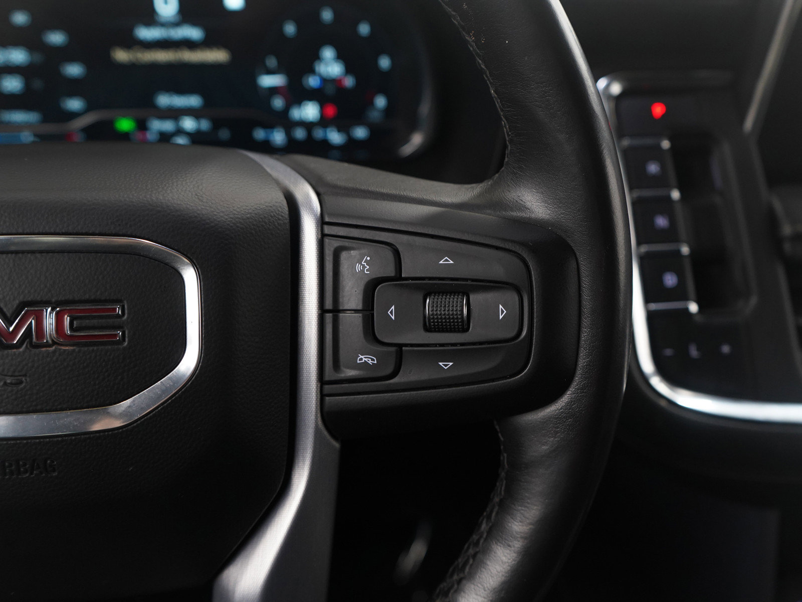 Used 2022 GMC Yukon XL SLT w/ SLT Luxury Package image 29