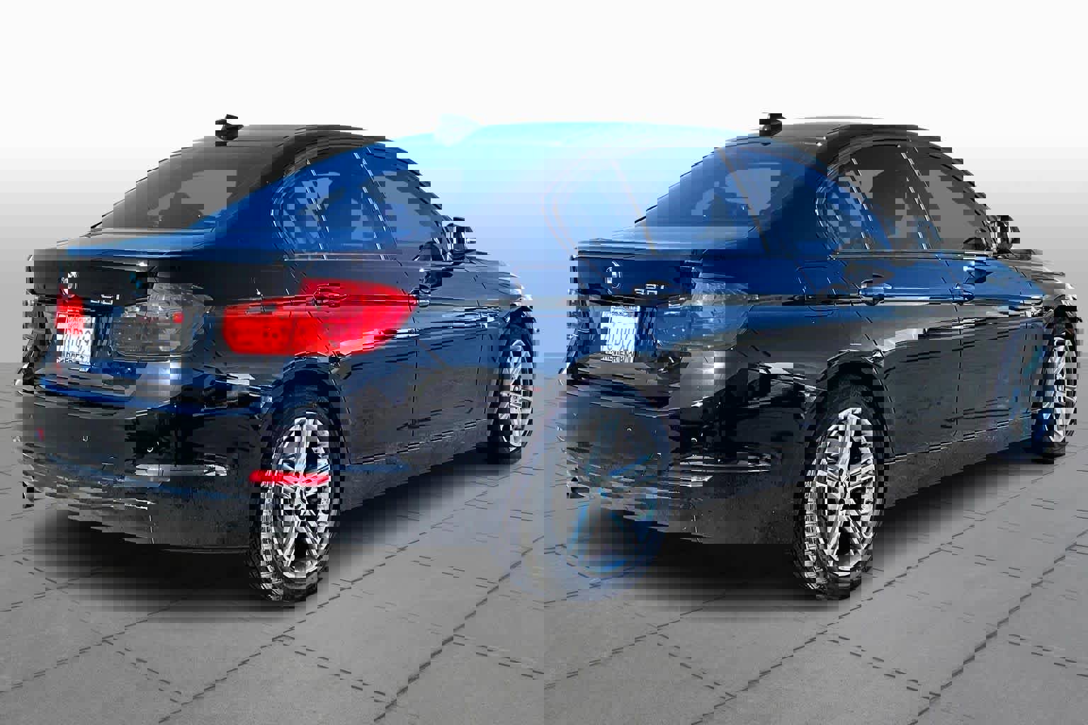 Used 2014 BMW 320i Sedan image 12