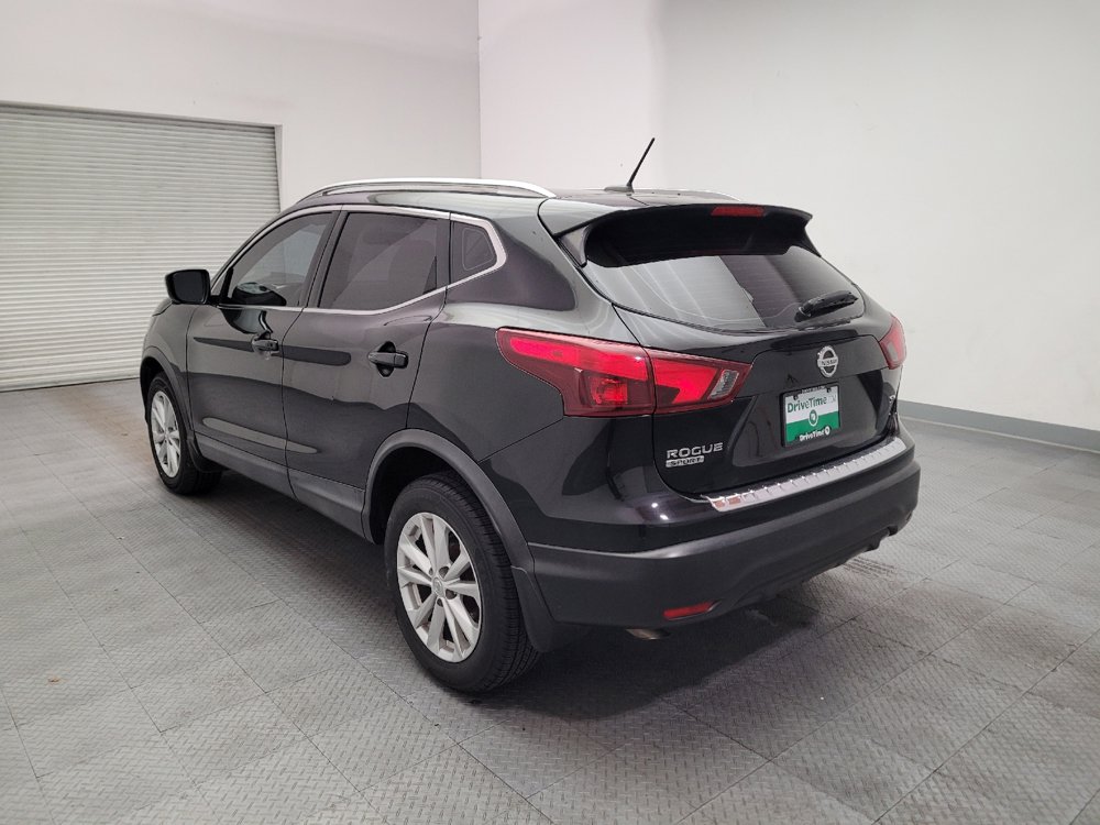Used 2018 Nissan Rogue Sport SV w/ SV Technology Package FWD image 5