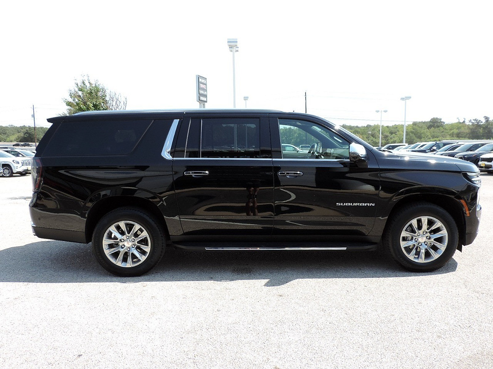 Certified 2026 Chevrolet Suburban Premier w/ Sun And Tow Package AWD/4WD image 4