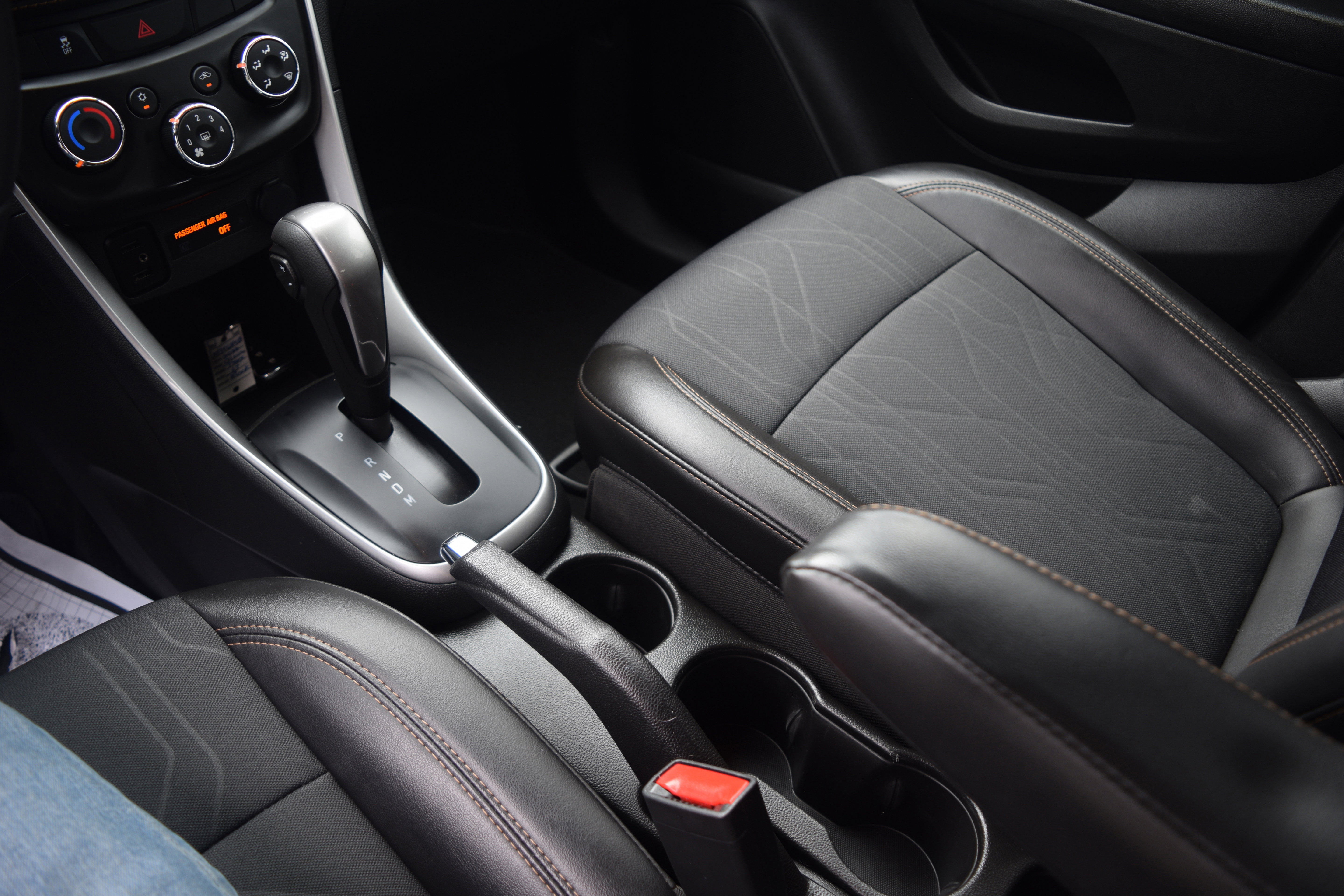 Used 2022 Chevrolet Trax LT w/ Midnight Edition image 13