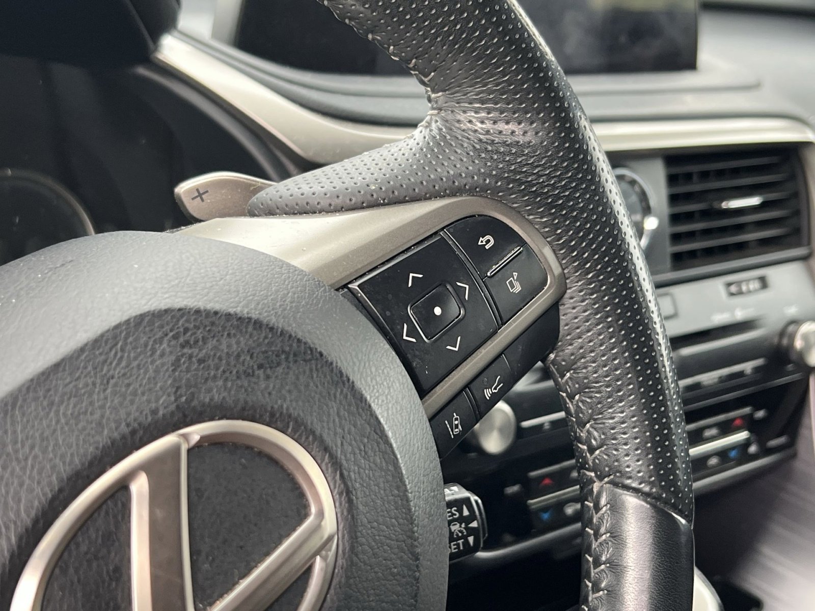 Used 2022 Lexus RX 450h F Sport image 33