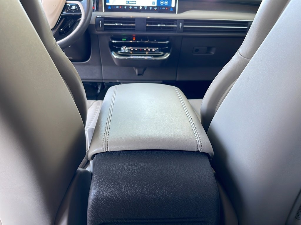 Used 2023 Lincoln Corsair Reserve w/ Equipment Group 201A image 29