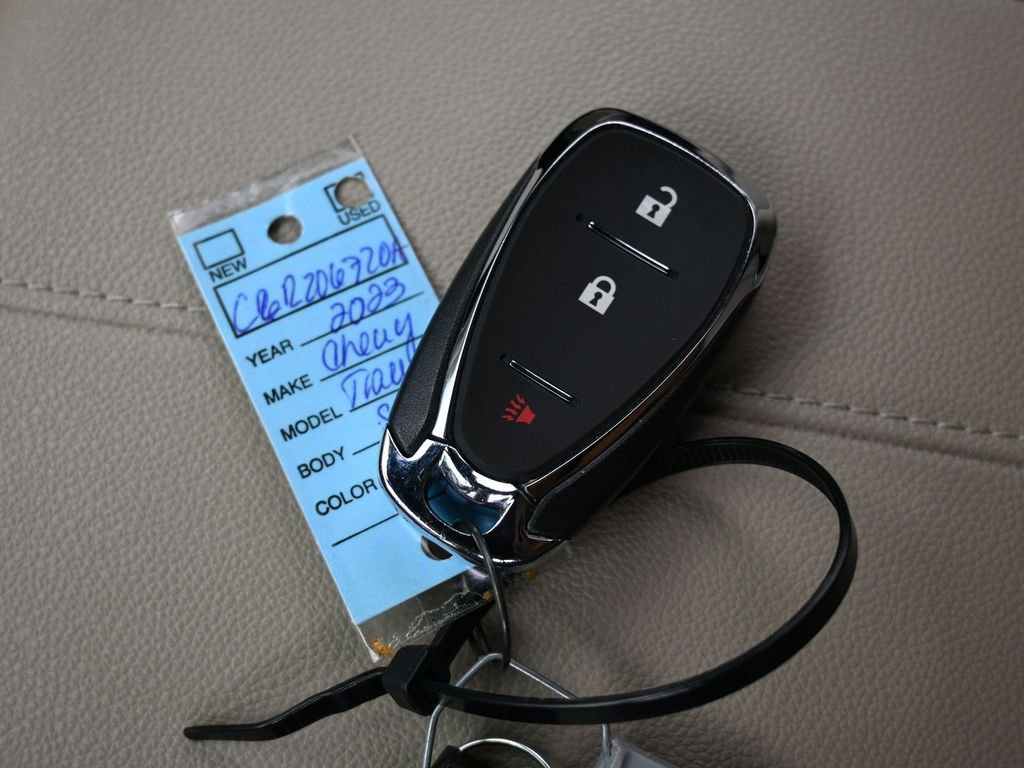 Used 2023 Chevrolet Traverse LS image 18