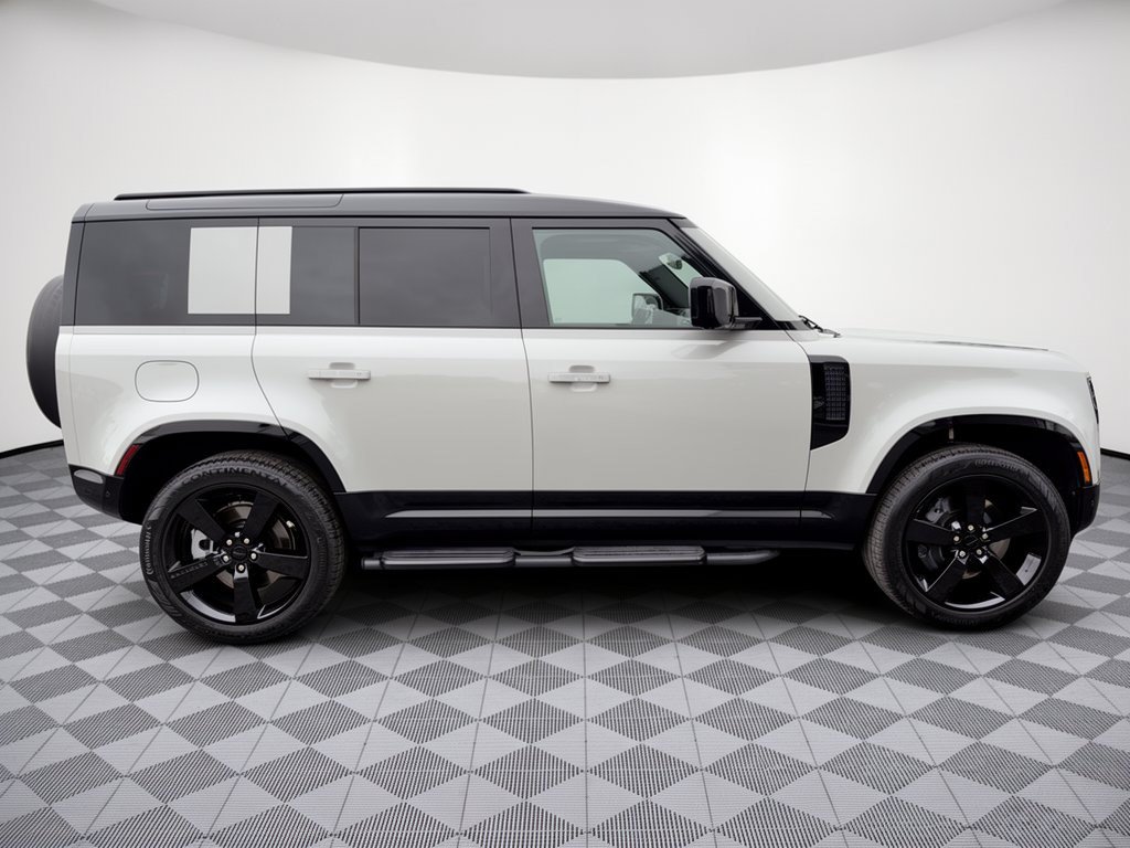 Certified 2026 Land Rover Defender 110 X-Dynamic SE AWD/4WD image 8