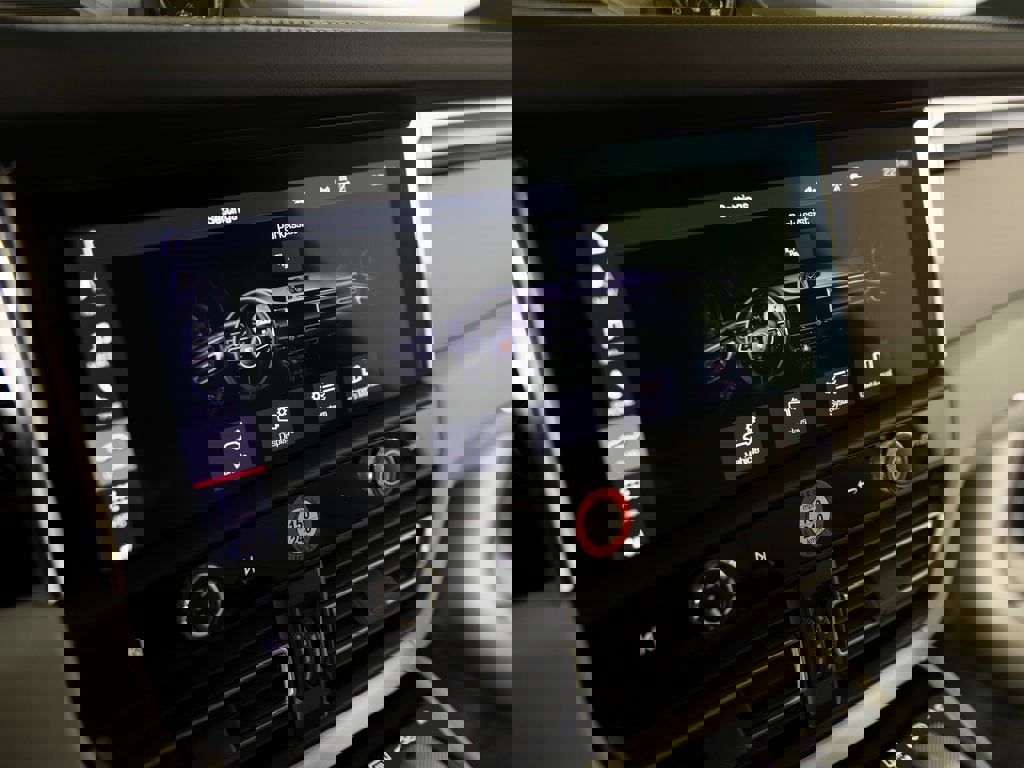 New 2026 Porsche Macan S image 21