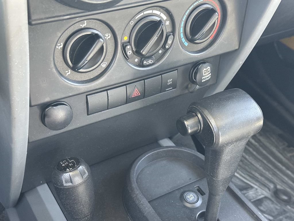 Used 2008 Jeep Wrangler X AWD/4WD image 27