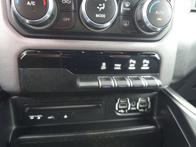 Used 2019 RAM 1500 Big Horn AWD/4WD image 30