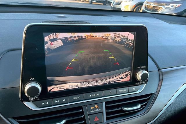 Used 2024 Nissan Altima 2.5 SV image 11