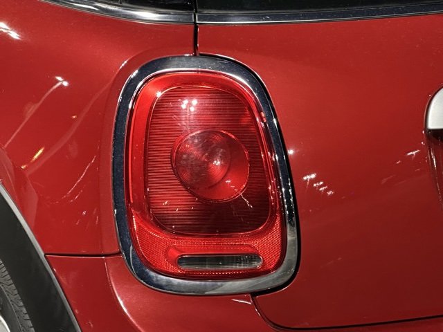 Used 2015 MINI Cooper 2-Door Hardtop image 14