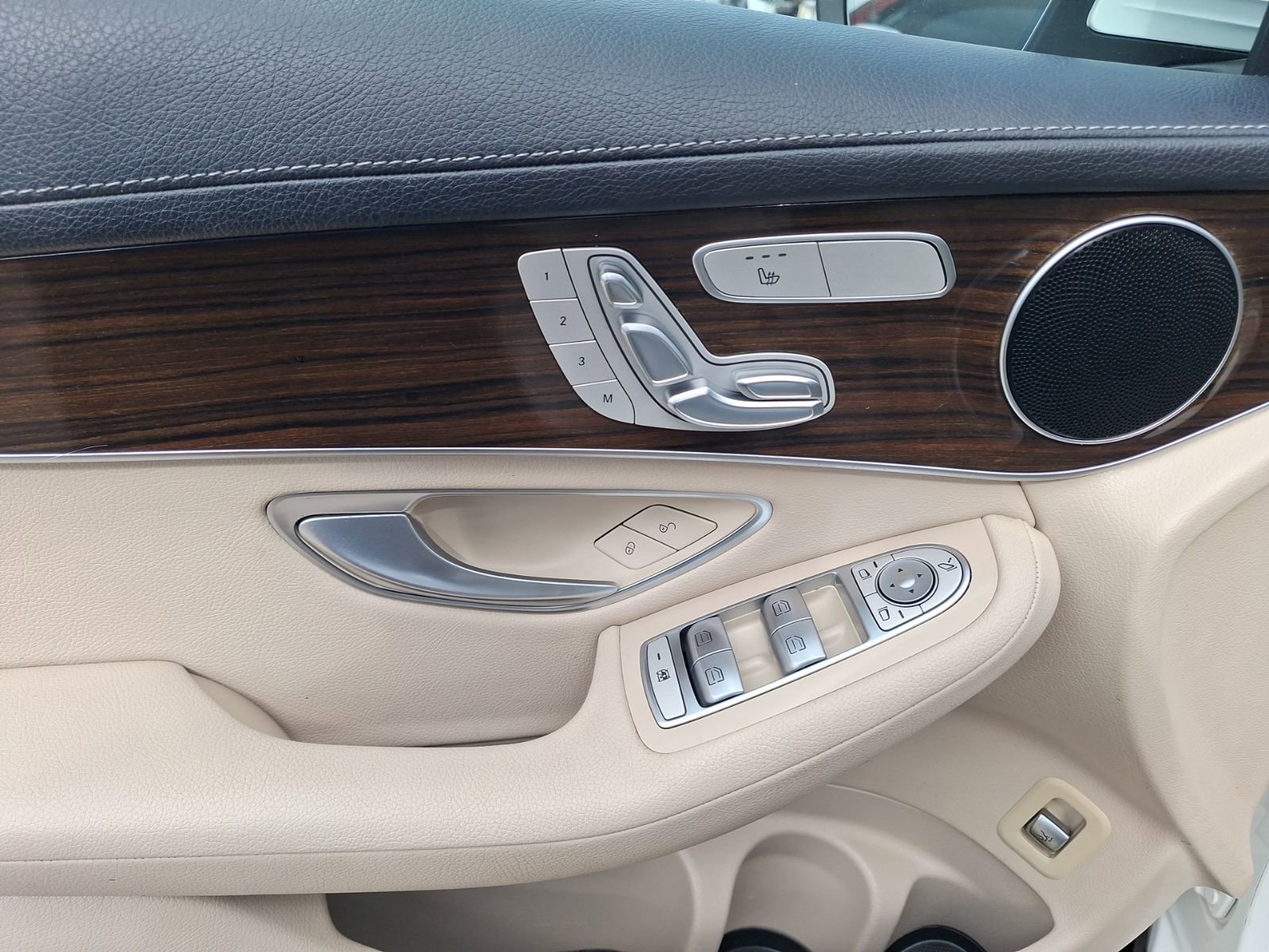 Used 2017 Mercedes-Benz GLC 300 image 16