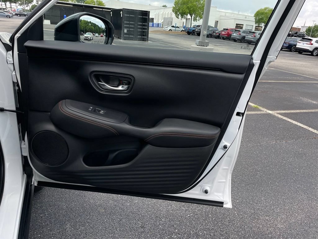 Certified 2025 Honda HR-V Sport image 29