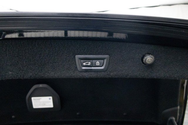 Used 2020 BMW 750i xDrive AWD/4WD image 27