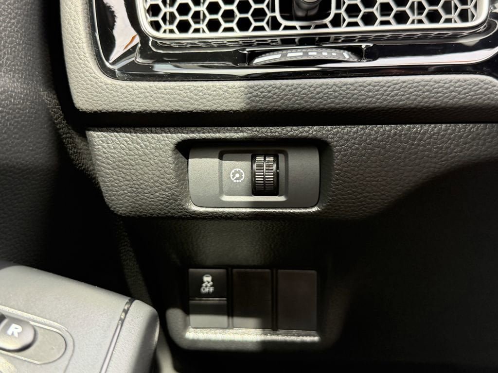 Used 2025 Honda Civic Sport image 28