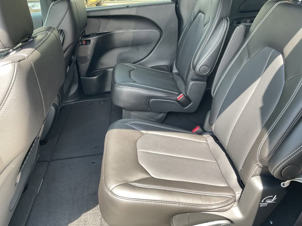 New 2026 Chrysler Pacifica Select image 27