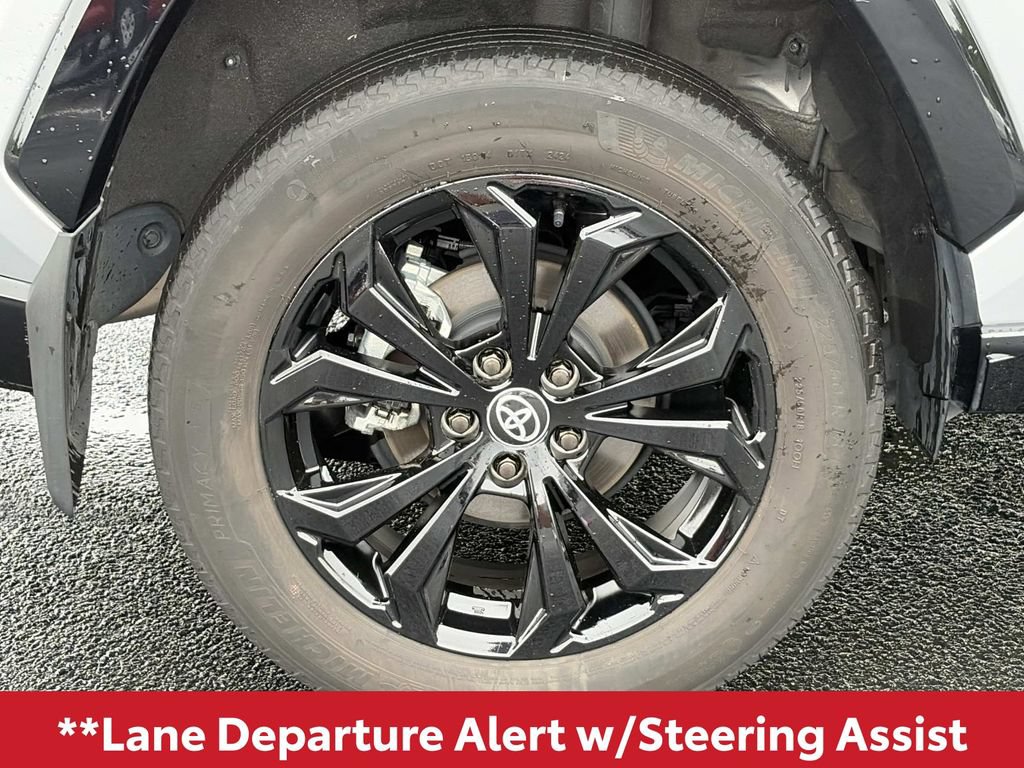 Used 2024 Toyota RAV4 SE AWD/4WD image 9