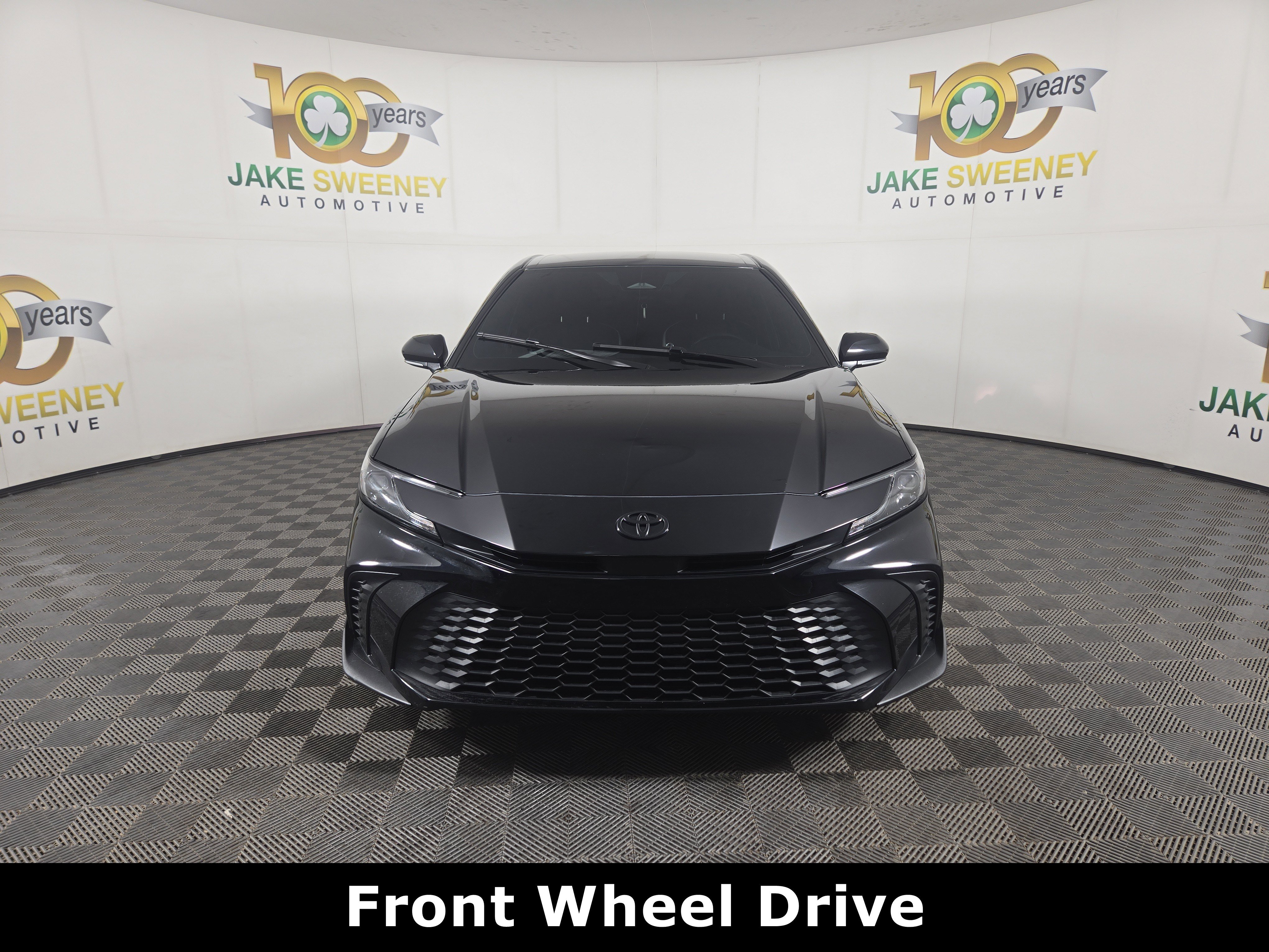 Used 2025 Toyota Camry SE FWD image 3